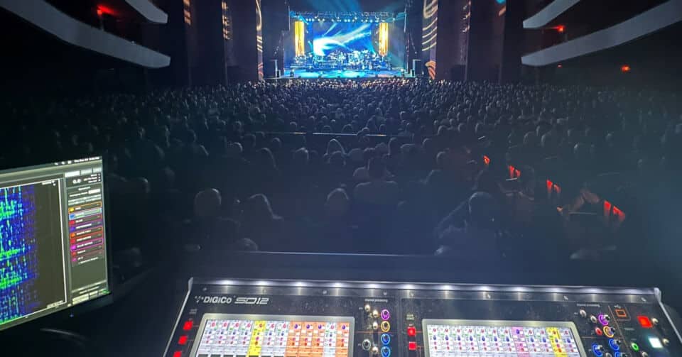 Mannheim Steamroller puts on incredibly well-reviewed live performances, highlighted for festive fans by annual Christmas tours.